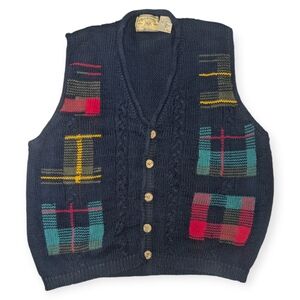 Vintage New River Co Knitted Cable Net Sweater vest with different color…